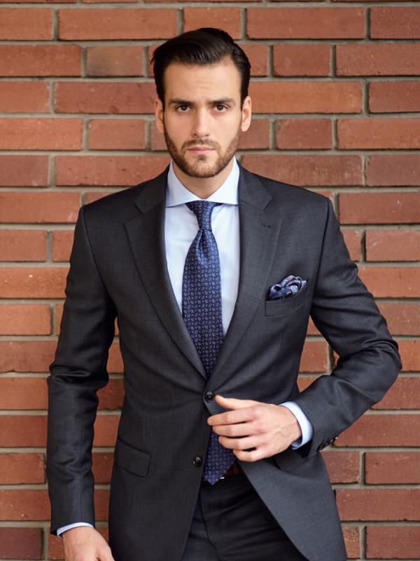 Grafitový pánský oblek šitý na míru