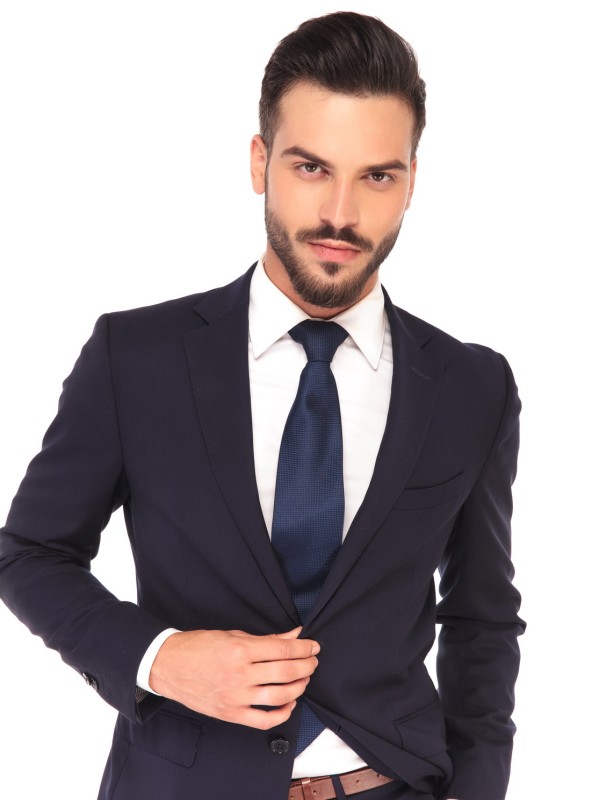 Tmavě modrý pánský businessový oblek NOVARA šitý na míru