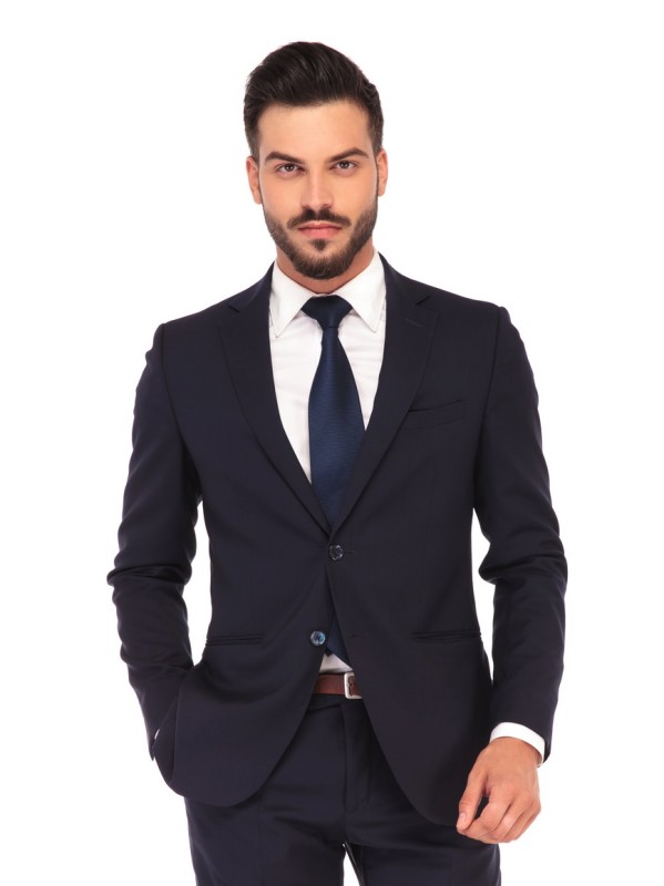 Tmavě modrý pánský businessový oblek NOVARA šitý na míru