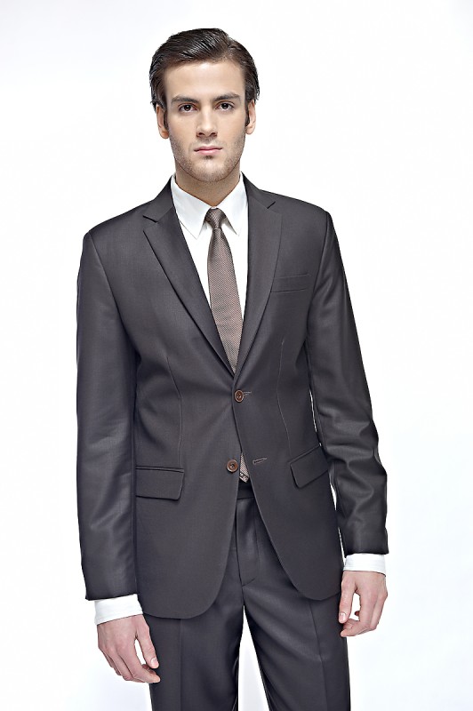 Hnědý pánský oblek BERLIN šitý na míru